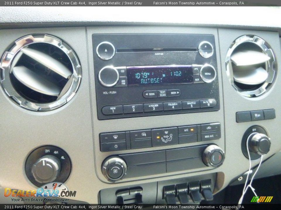 2011 Ford F250 Super Duty XLT Crew Cab 4x4 Ingot Silver Metallic / Steel Gray Photo #23