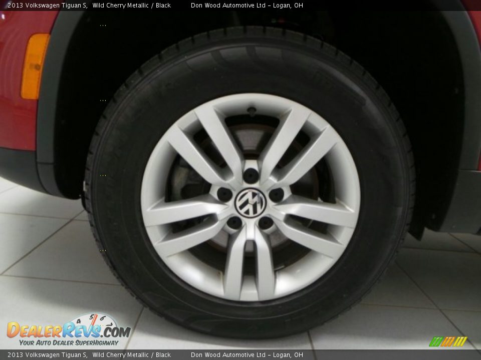 2013 Volkswagen Tiguan S Wild Cherry Metallic / Black Photo #28