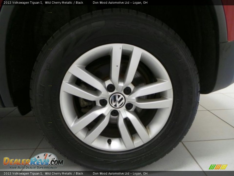 2013 Volkswagen Tiguan S Wild Cherry Metallic / Black Photo #29