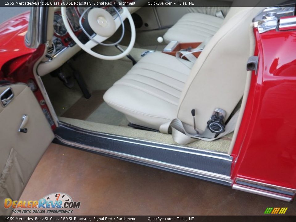 Front Seat of 1969 Mercedes-Benz SL Class 280 SL Roadster Photo #6
