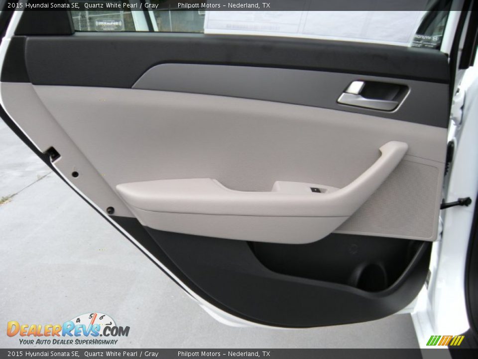 Door Panel of 2015 Hyundai Sonata SE Photo #18