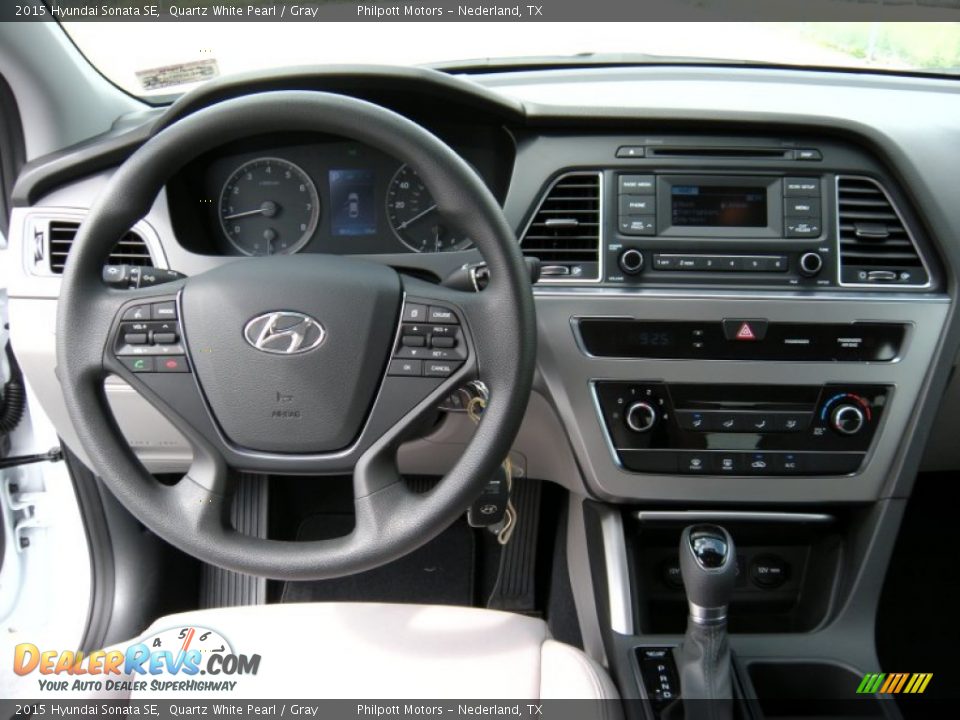 Dashboard of 2015 Hyundai Sonata SE Photo #24