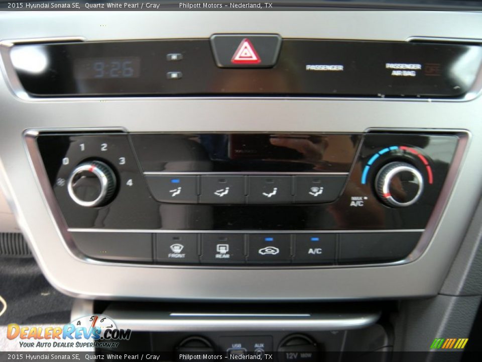 Controls of 2015 Hyundai Sonata SE Photo #27