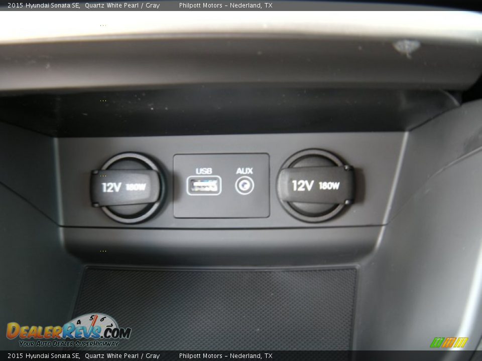 Controls of 2015 Hyundai Sonata SE Photo #28