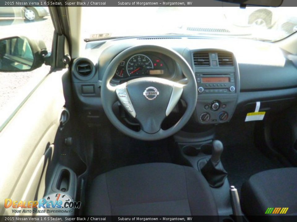 2015 Nissan Versa 1.6 S Sedan Super Black / Charcoal Photo #14