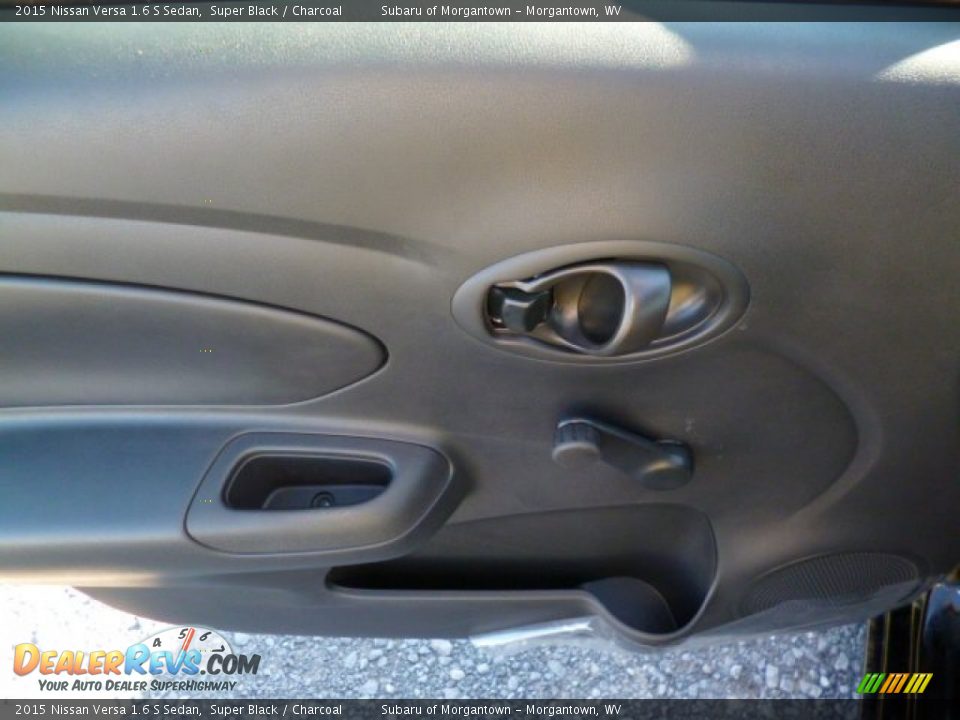 2015 Nissan Versa 1.6 S Sedan Super Black / Charcoal Photo #17