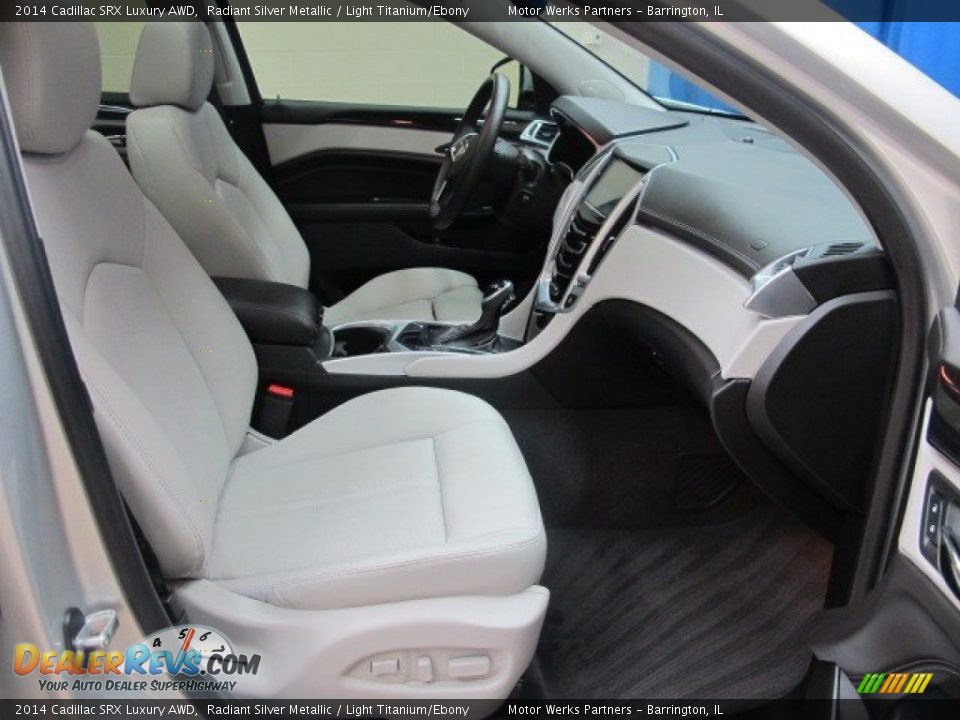 2014 Cadillac SRX Luxury AWD Radiant Silver Metallic / Light Titanium/Ebony Photo #34