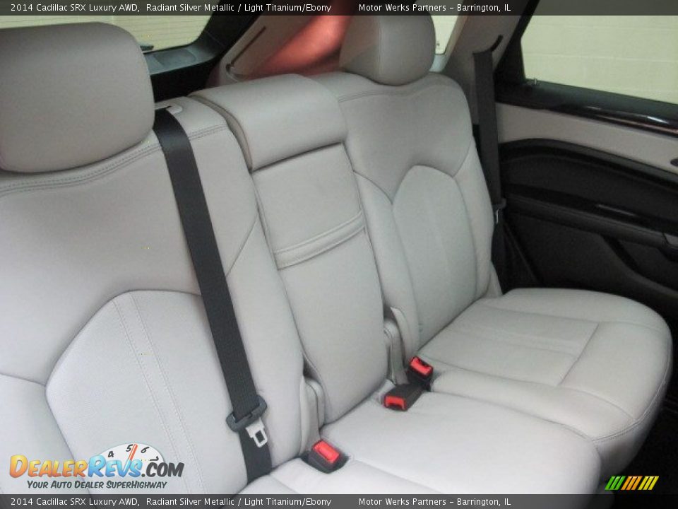 2014 Cadillac SRX Luxury AWD Radiant Silver Metallic / Light Titanium/Ebony Photo #35