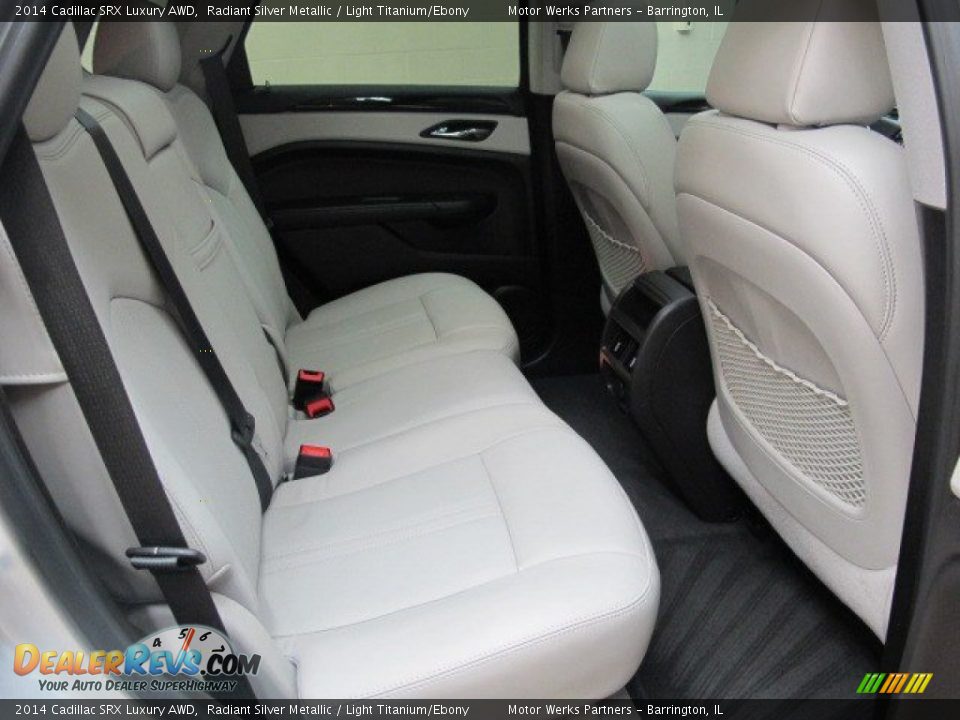 2014 Cadillac SRX Luxury AWD Radiant Silver Metallic / Light Titanium/Ebony Photo #36