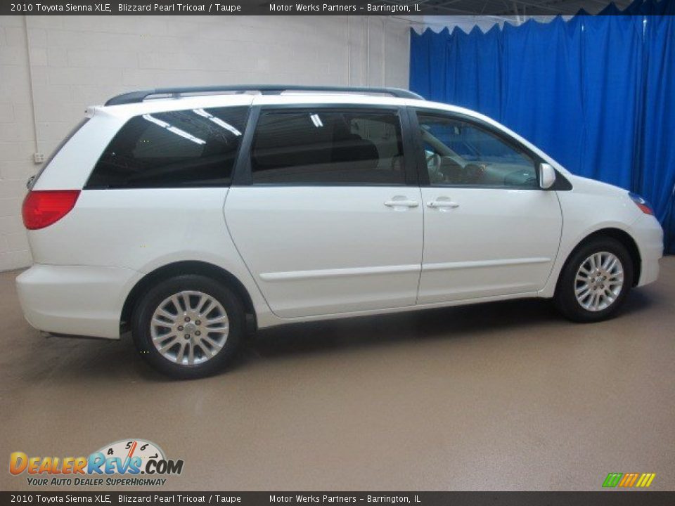 2010 Toyota Sienna XLE Blizzard Pearl Tricoat / Taupe Photo #9