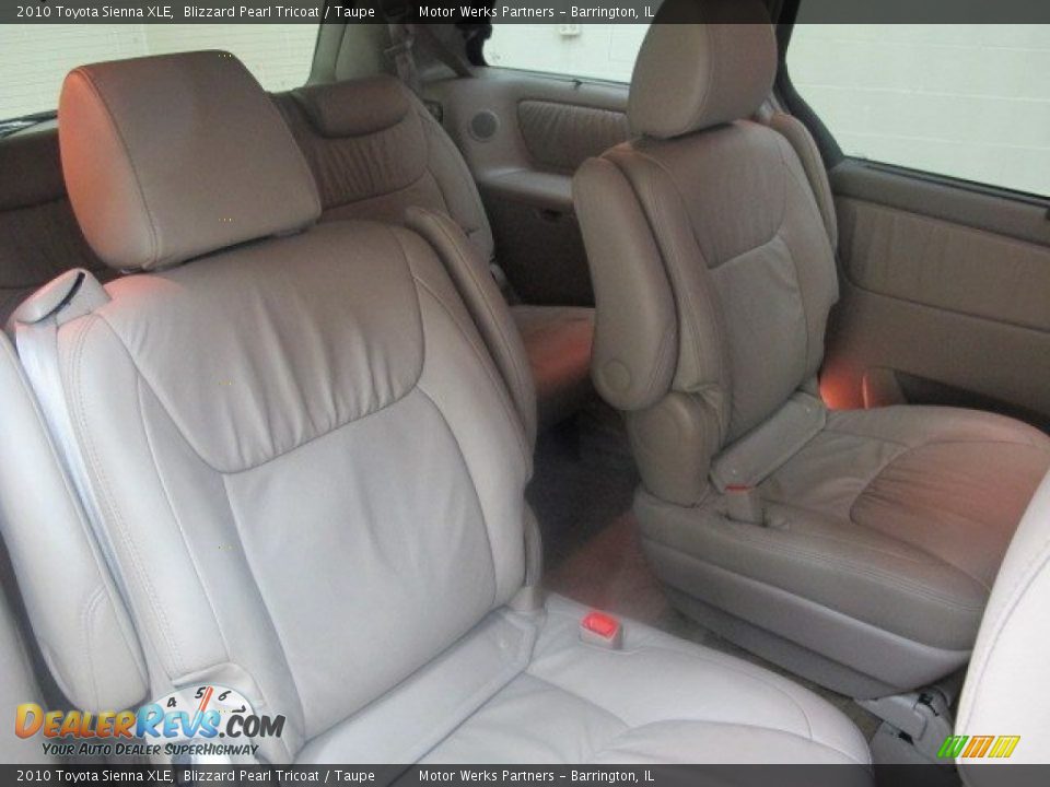 2010 Toyota Sienna XLE Blizzard Pearl Tricoat / Taupe Photo #25
