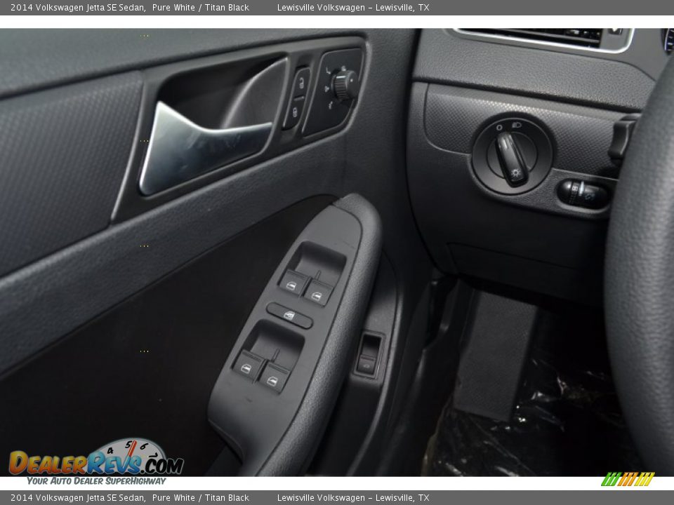 2014 Volkswagen Jetta SE Sedan Pure White / Titan Black Photo #6