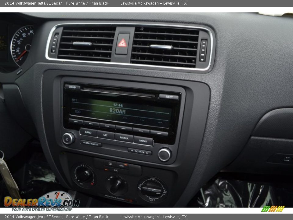 2014 Volkswagen Jetta SE Sedan Pure White / Titan Black Photo #7