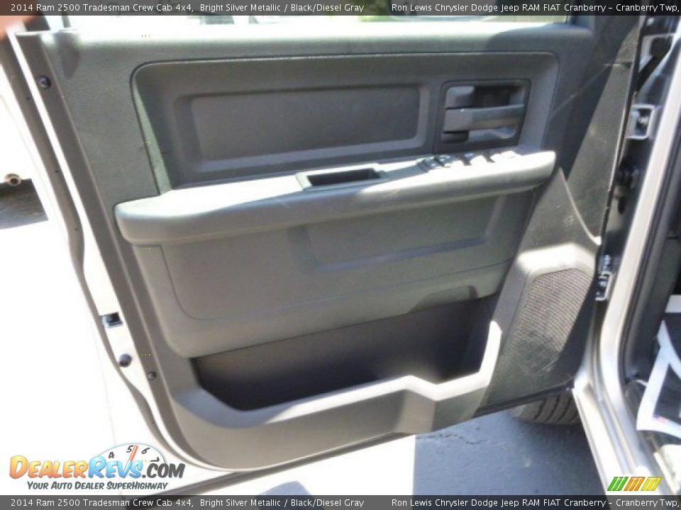 2014 Ram 2500 Tradesman Crew Cab 4x4 Bright Silver Metallic / Black/Diesel Gray Photo #11