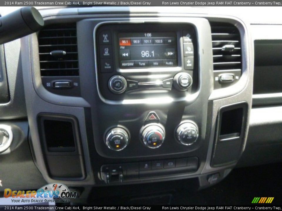 2014 Ram 2500 Tradesman Crew Cab 4x4 Bright Silver Metallic / Black/Diesel Gray Photo #17