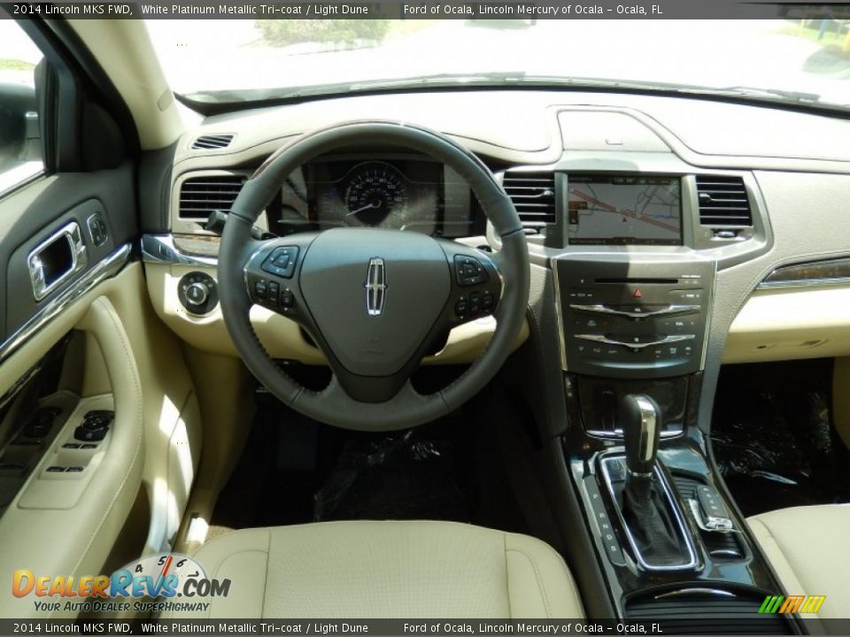 2014 Lincoln MKS FWD White Platinum Metallic Tri-coat / Light Dune Photo #8