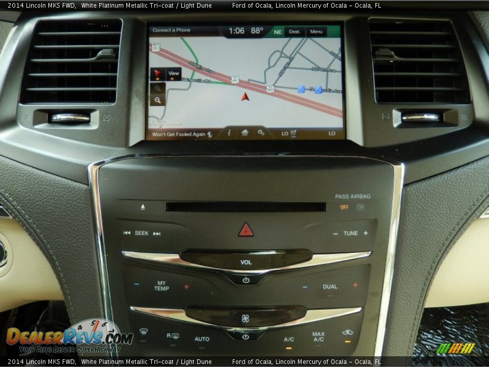 2014 Lincoln MKS FWD White Platinum Metallic Tri-coat / Light Dune Photo #10