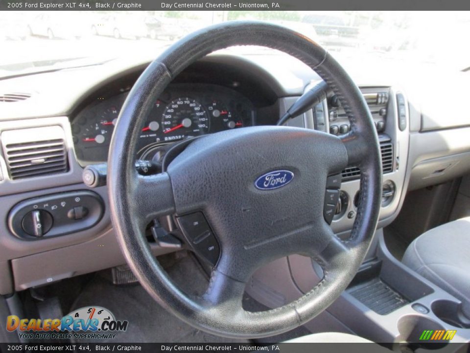 2005 Ford Explorer XLT 4x4 Black / Graphite Photo #16