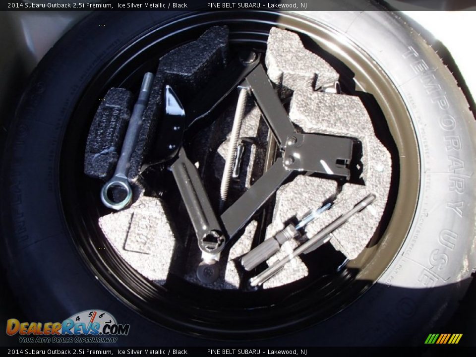 2014 Subaru Outback 2.5i Premium Ice Silver Metallic / Black Photo #8