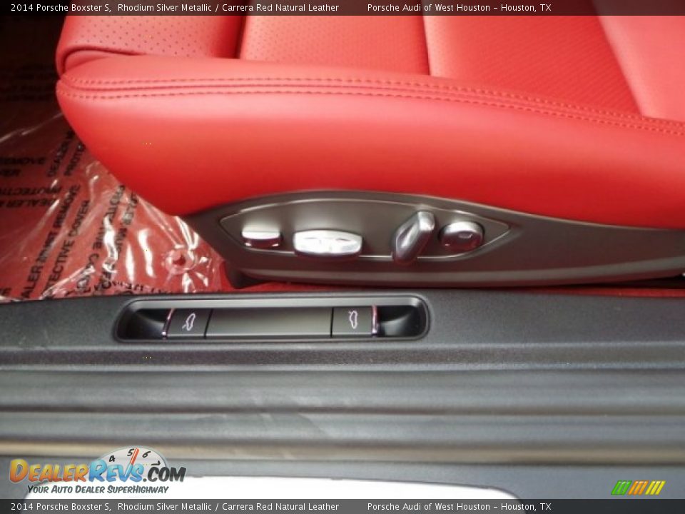 Controls of 2014 Porsche Boxster S Photo #13