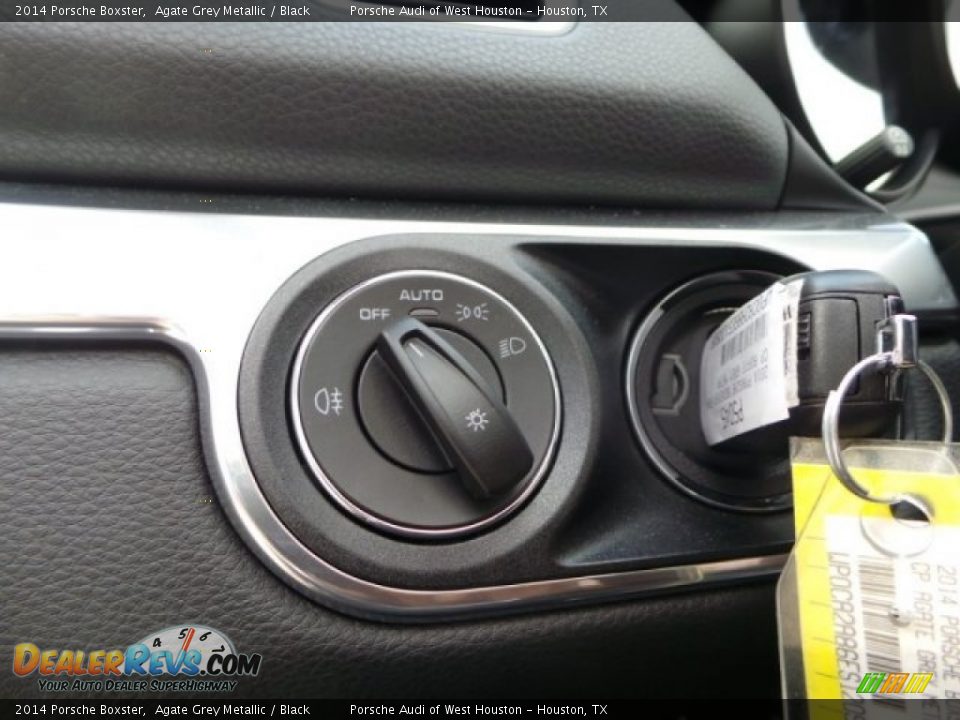 Controls of 2014 Porsche Boxster  Photo #22