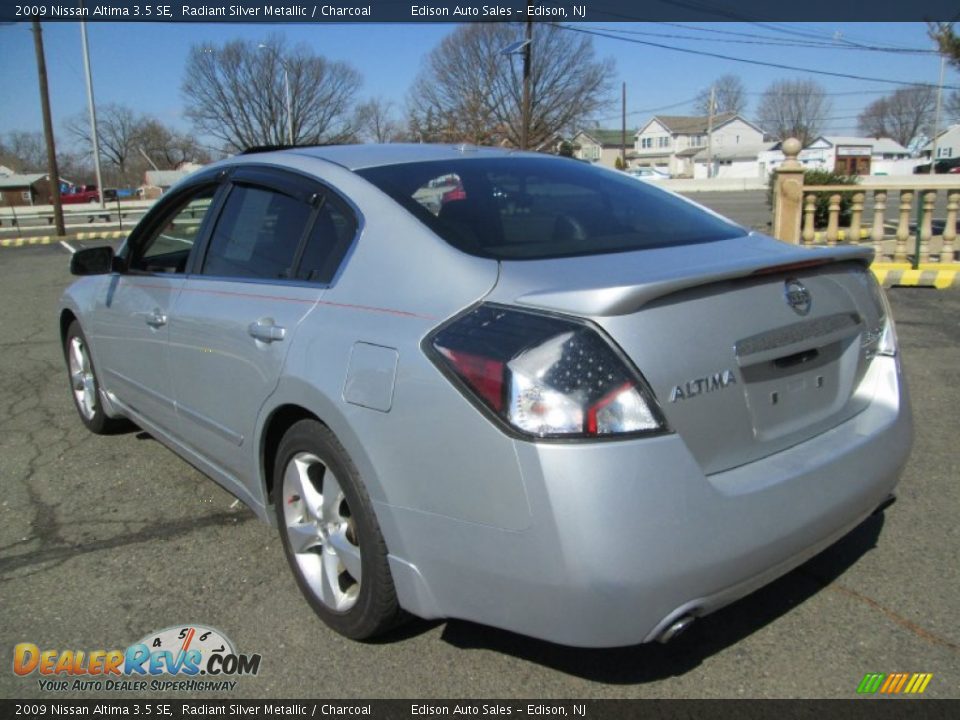 2009 Nissan Altima 3.5 SE Radiant Silver Metallic / Charcoal Photo #5