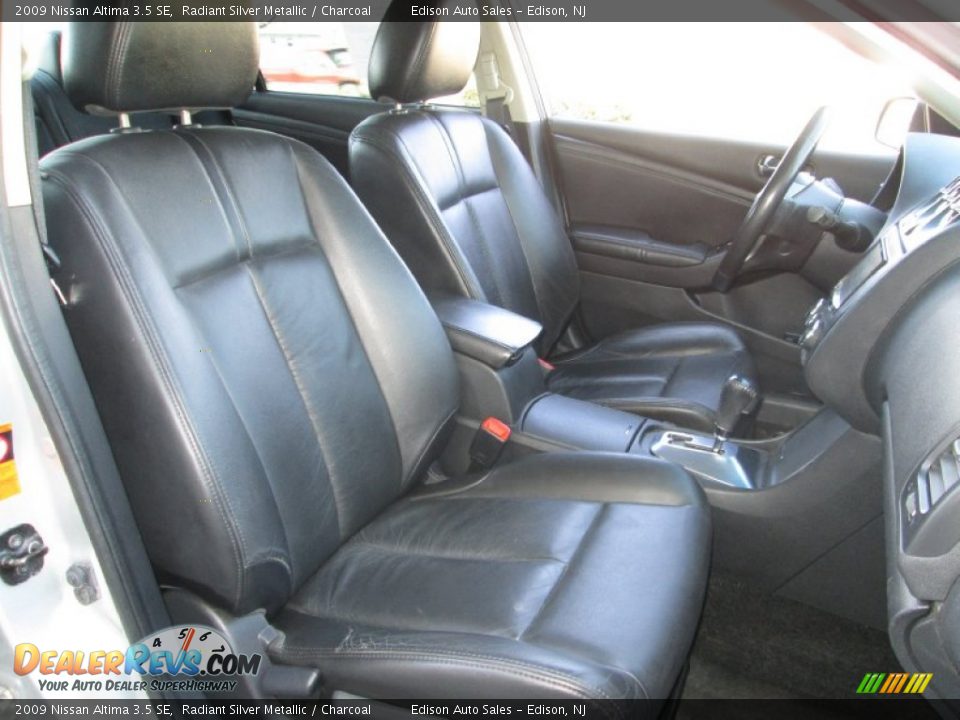 2009 Nissan Altima 3.5 SE Radiant Silver Metallic / Charcoal Photo #14