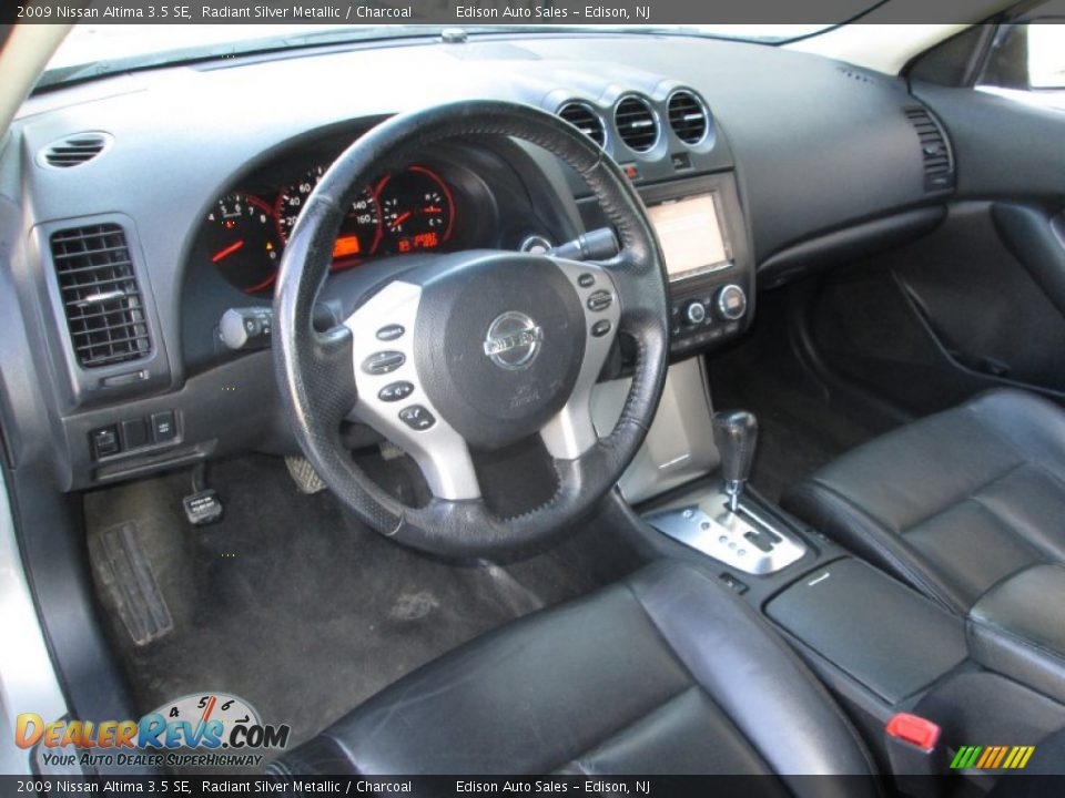 2009 Nissan Altima 3.5 SE Radiant Silver Metallic / Charcoal Photo #15