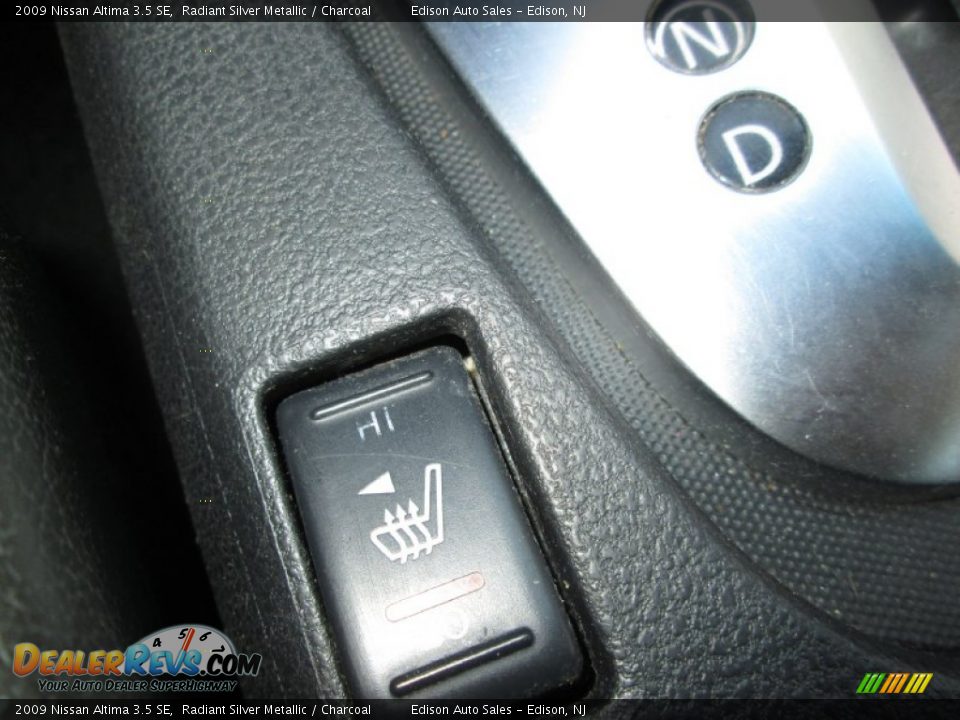2009 Nissan Altima 3.5 SE Radiant Silver Metallic / Charcoal Photo #21