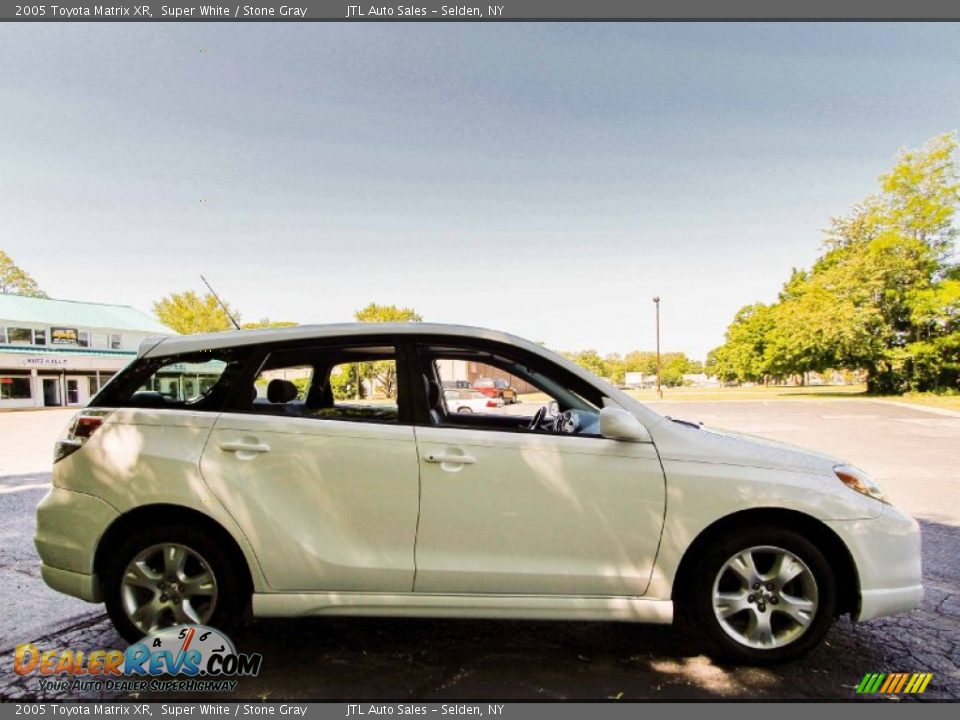 2005 Toyota Matrix XR Super White / Stone Gray Photo #7