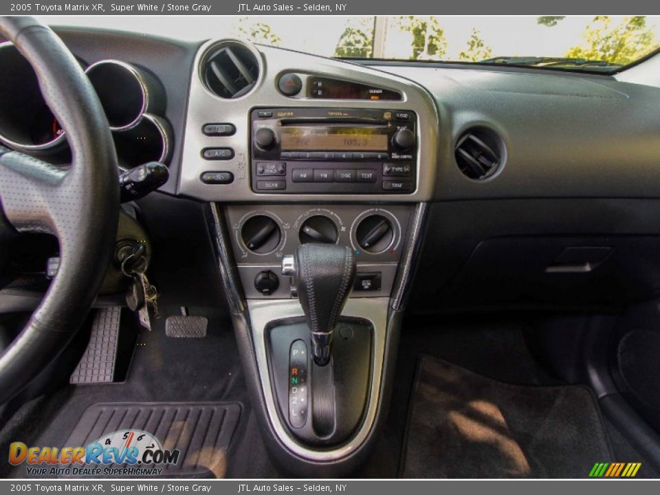 2005 Toyota Matrix XR Super White / Stone Gray Photo #16
