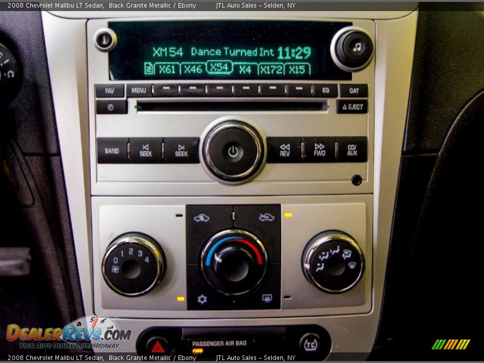 Controls of 2008 Chevrolet Malibu LT Sedan Photo #17