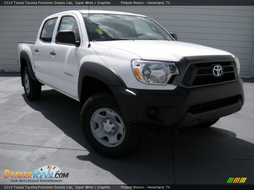 Front 3/4 View of 2014 Toyota Tacoma Prerunner Double Cab Photo #2