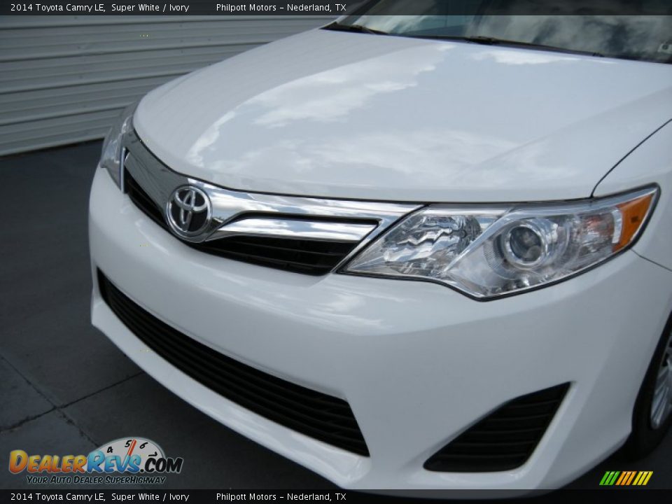 2014 Toyota Camry LE Super White / Ivory Photo #10
