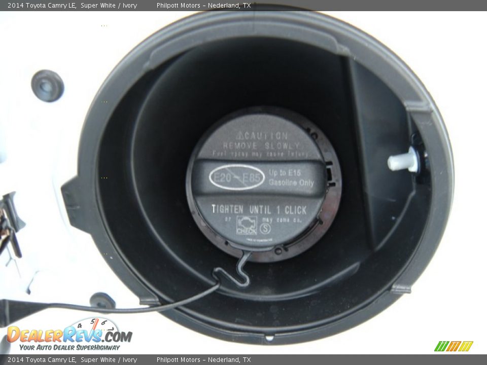 2014 Toyota Camry LE Super White / Ivory Photo #13