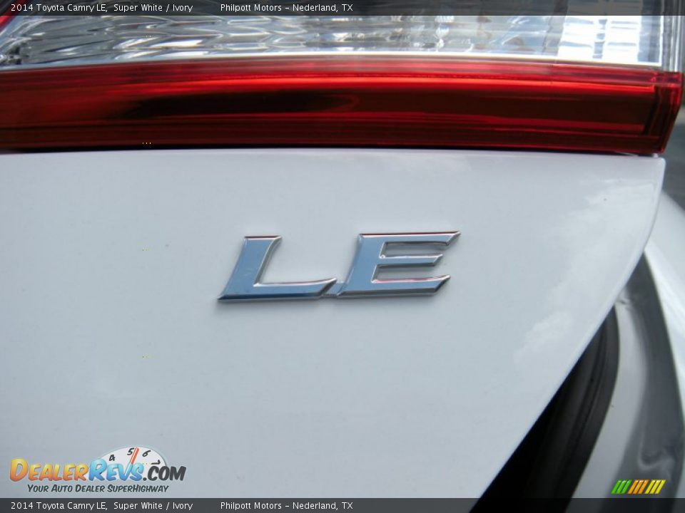 2014 Toyota Camry LE Super White / Ivory Photo #15