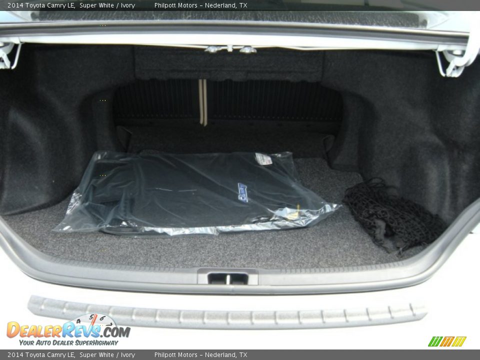 2014 Toyota Camry LE Super White / Ivory Photo #16