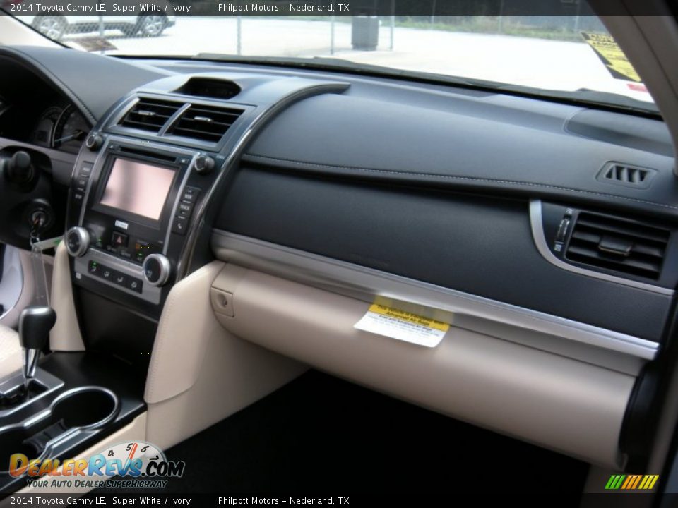 2014 Toyota Camry LE Super White / Ivory Photo #18