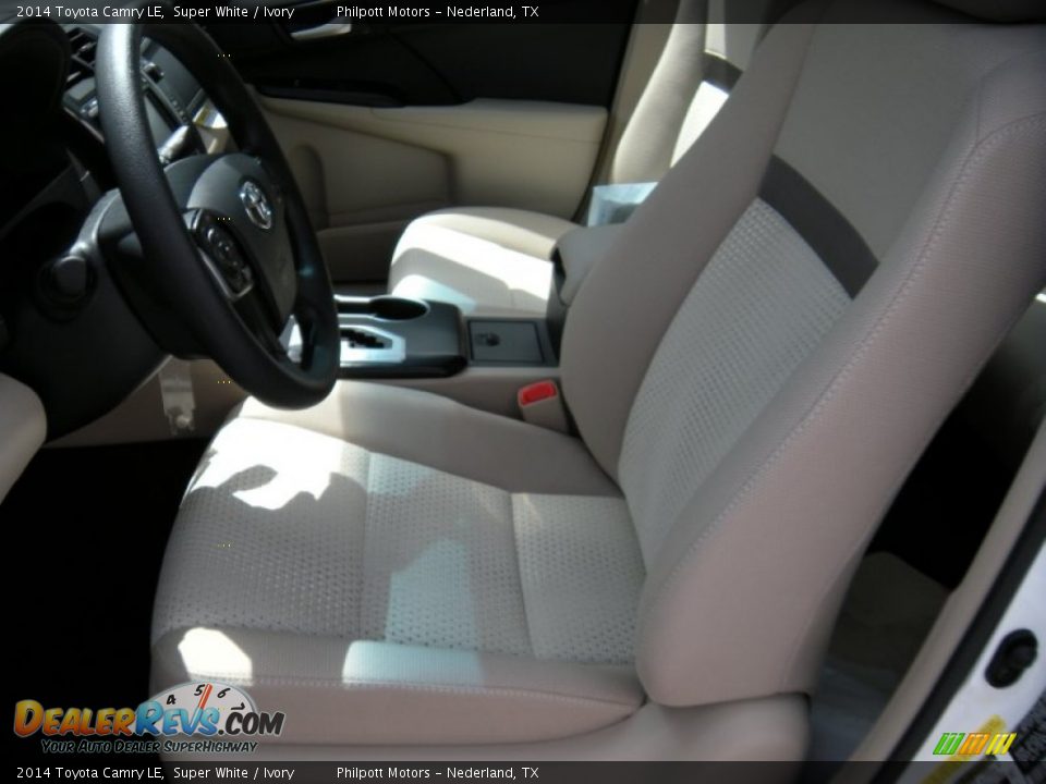 2014 Toyota Camry LE Super White / Ivory Photo #23