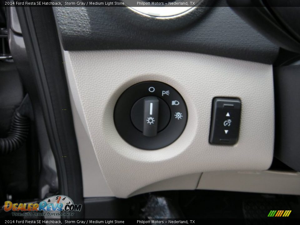 2014 Ford Fiesta SE Hatchback Storm Gray / Medium Light Stone Photo #33