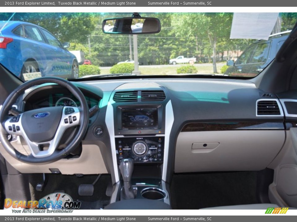 2013 Ford Explorer Limited Tuxedo Black Metallic / Medium Light Stone Photo #16