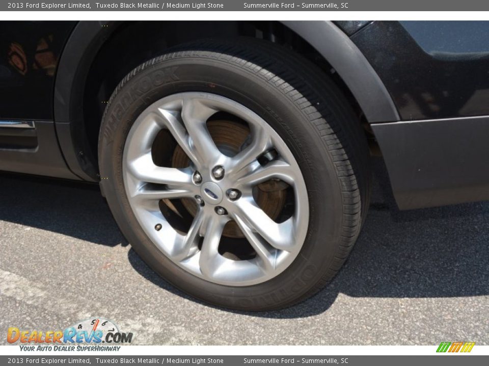 2013 Ford Explorer Limited Tuxedo Black Metallic / Medium Light Stone Photo #32