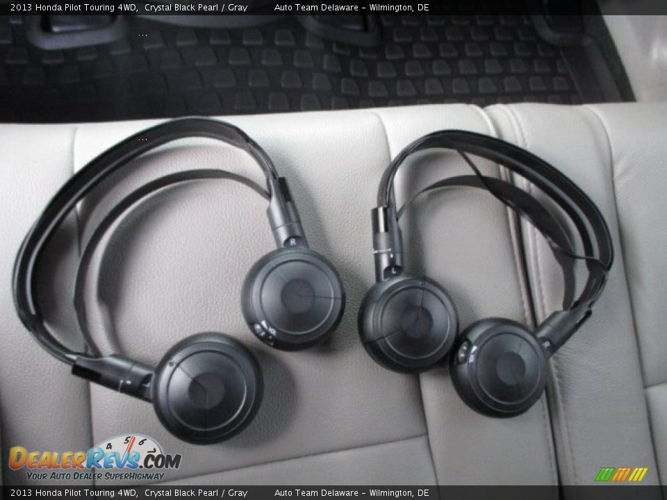 2013 Honda Pilot Touring 4WD Crystal Black Pearl / Gray Photo #23