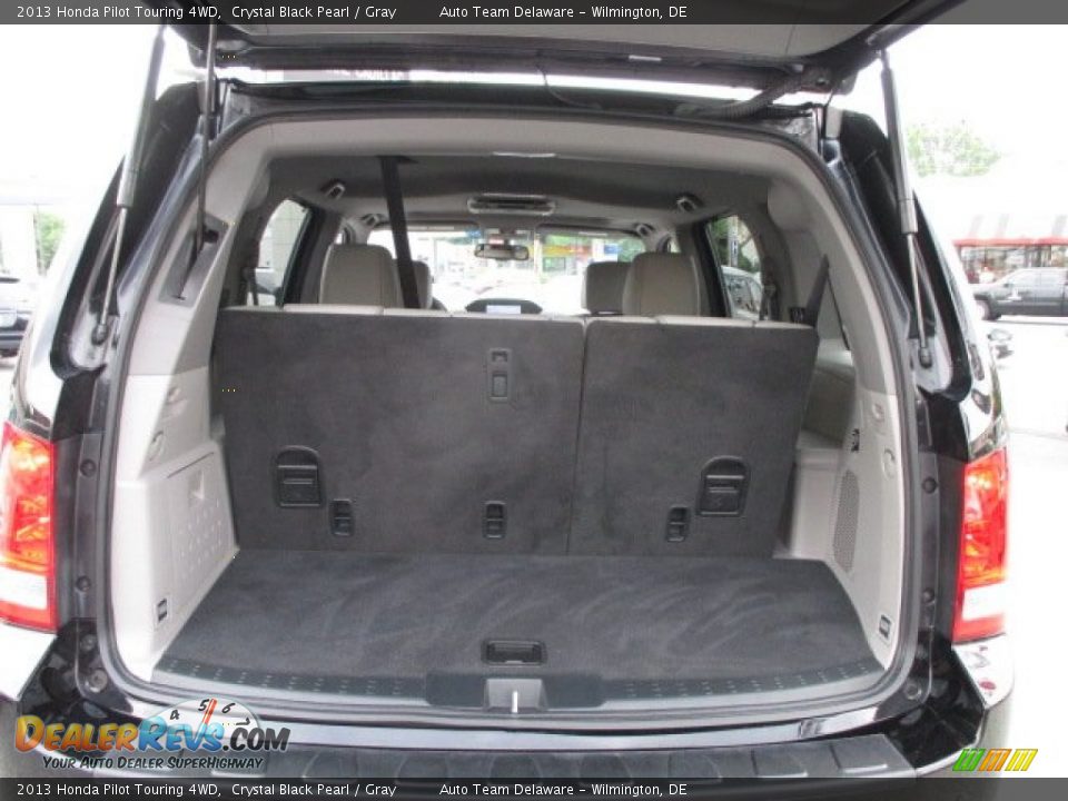 2013 Honda Pilot Touring 4WD Crystal Black Pearl / Gray Photo #28
