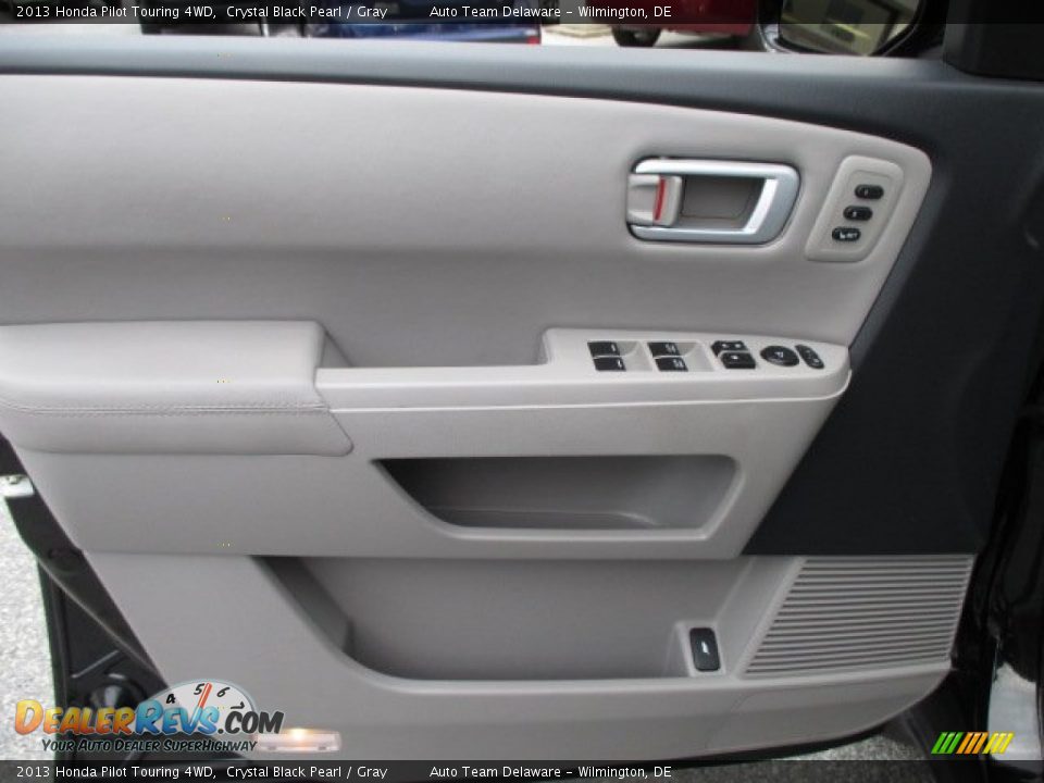 2013 Honda Pilot Touring 4WD Crystal Black Pearl / Gray Photo #30