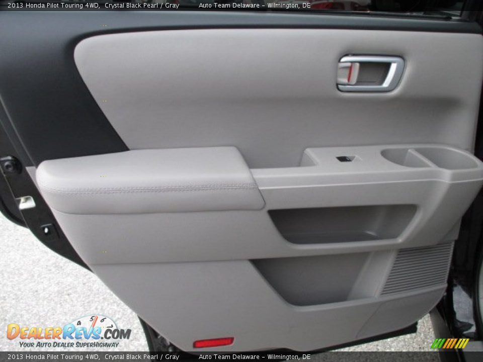 2013 Honda Pilot Touring 4WD Crystal Black Pearl / Gray Photo #31