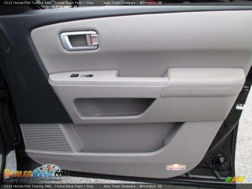 2013 Honda Pilot Touring 4WD Crystal Black Pearl / Gray Photo #33