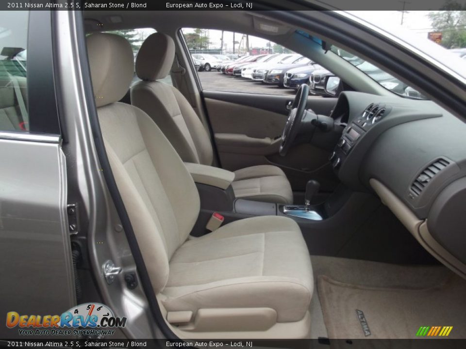 2011 Nissan Altima 2.5 S Saharan Stone / Blond Photo #11