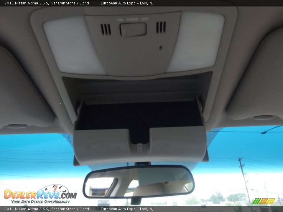 2011 Nissan Altima 2.5 S Saharan Stone / Blond Photo #25