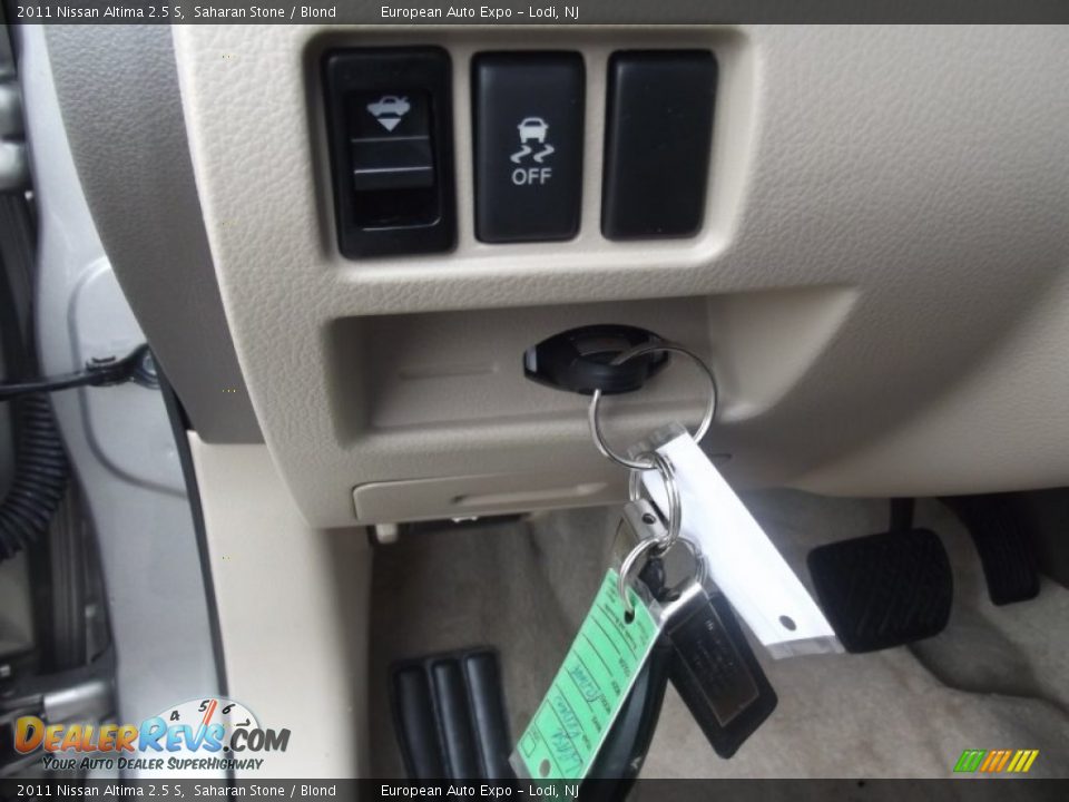 2011 Nissan Altima 2.5 S Saharan Stone / Blond Photo #26